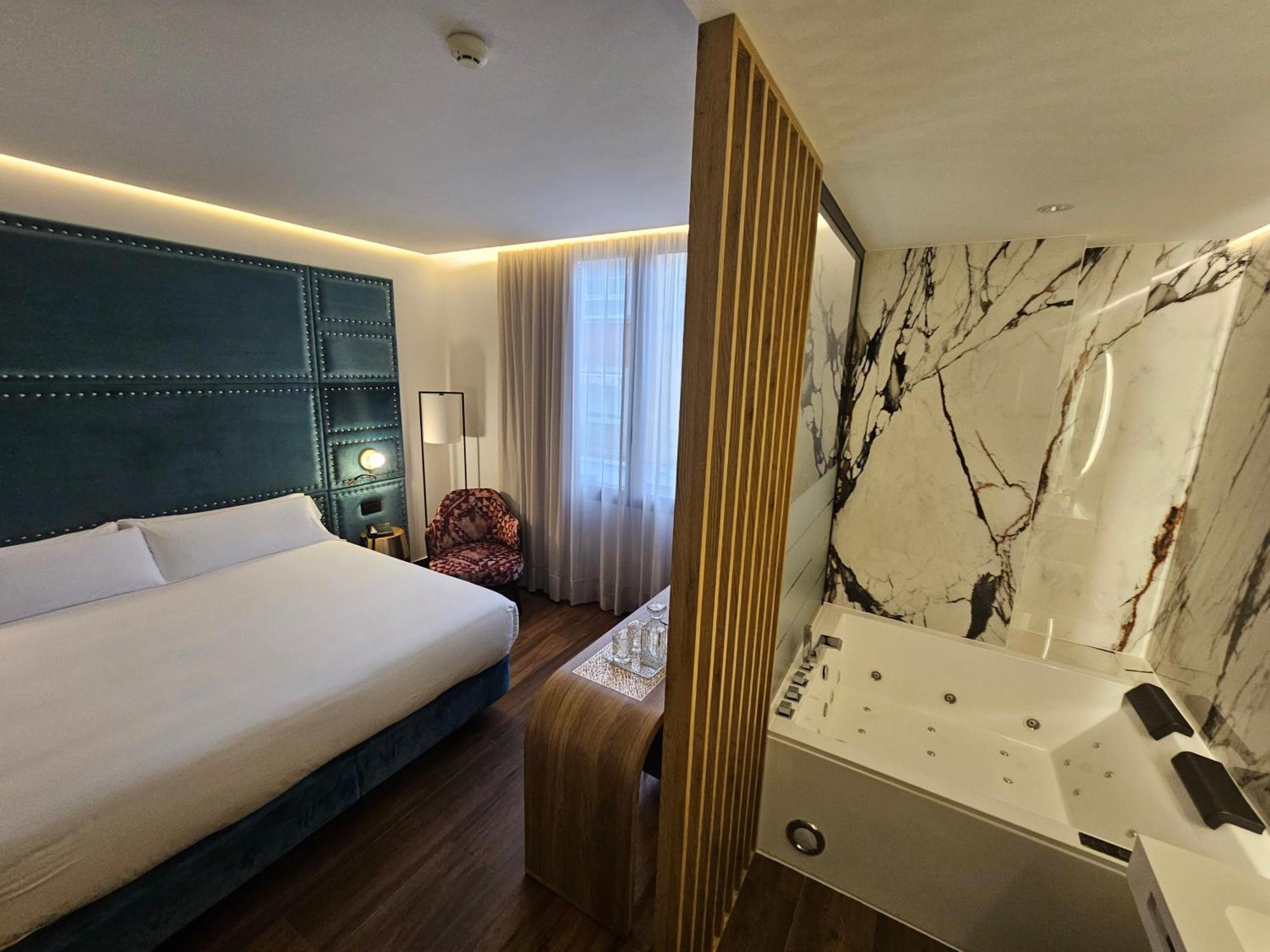 Suite Hot Tub
